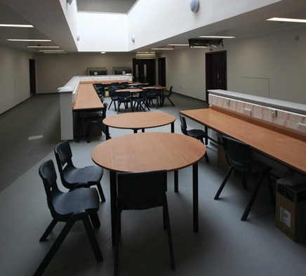  ICT-equipped break-out spaces form the cores of the wedge-shaped teaching wings